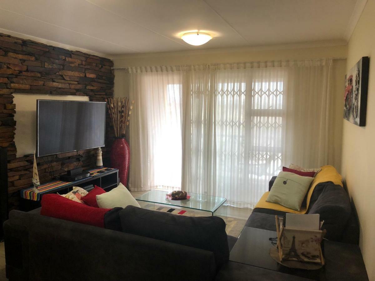 Summer Sands - Durban North Beach Accommodation Buitenkant foto