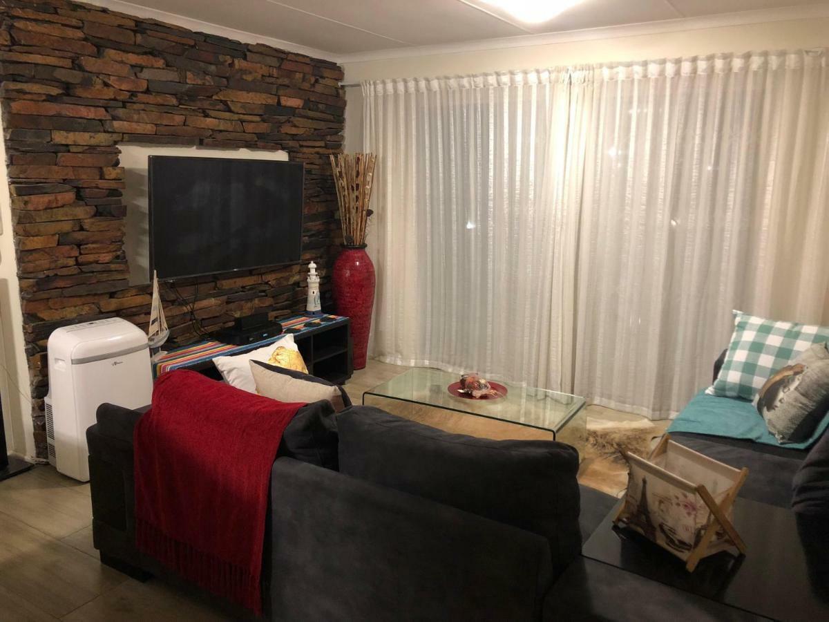 Summer Sands - Durban North Beach Accommodation Buitenkant foto