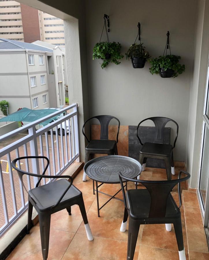 Summer Sands - Durban North Beach Accommodation Buitenkant foto