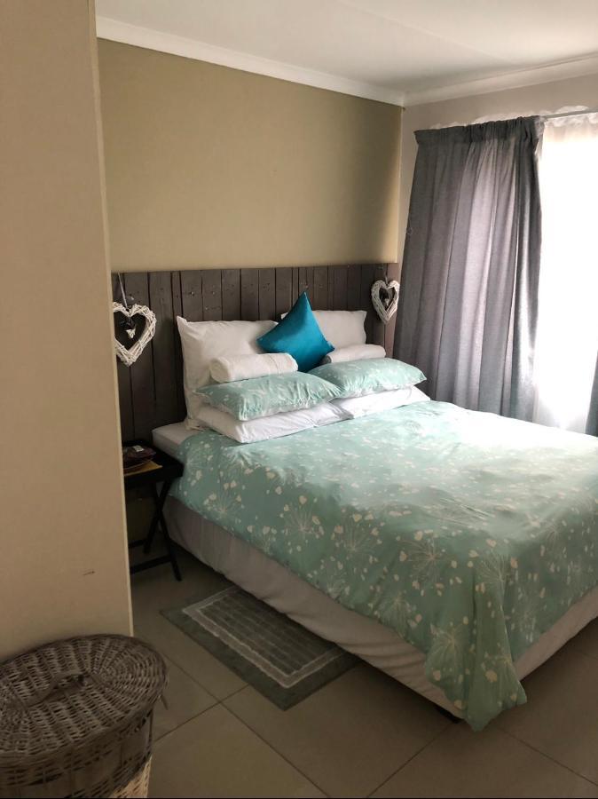 Summer Sands - Durban North Beach Accommodation Buitenkant foto