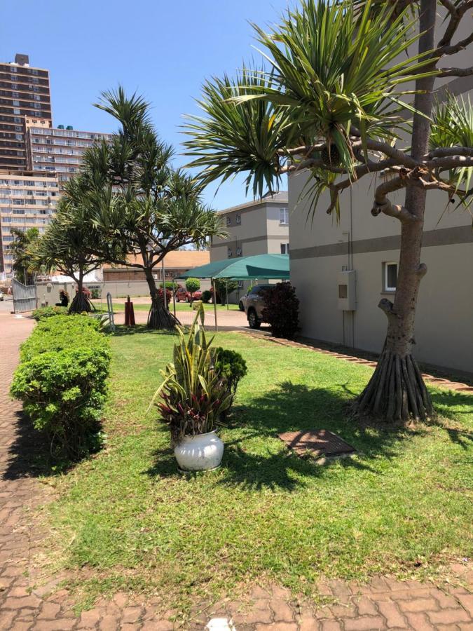 Summer Sands - Durban North Beach Accommodation Buitenkant foto