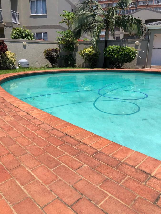 Summer Sands - Durban North Beach Accommodation Buitenkant foto