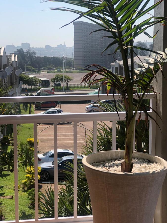 Summer Sands - Durban North Beach Accommodation Buitenkant foto